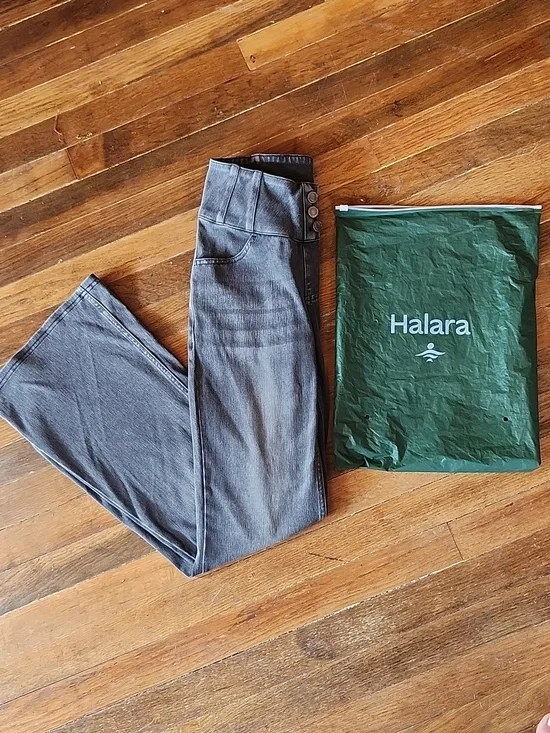 Halara NWT Flex Gray Denim Pull-on Flare Jeans XS - Picture 2 of 5